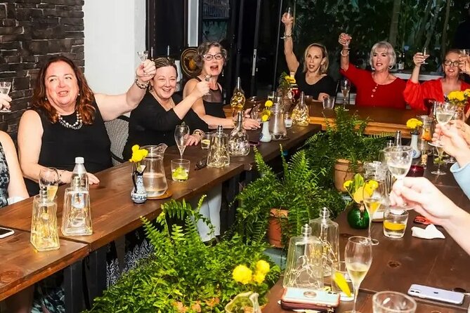 10 Experiences Tour: A Culinary Journey Through Mexico - The guides and hosts shape the evening