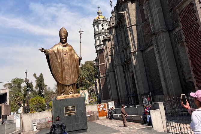 100% private tour in Guadalupe's Basilica with transport - Climbing Tepeyac Hill for gardens and city views