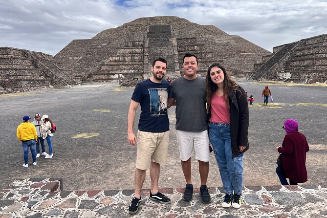 100% Private Tour in Teotihuacán Pyramids from Mexico City - Heat, sun, and uneven ground
