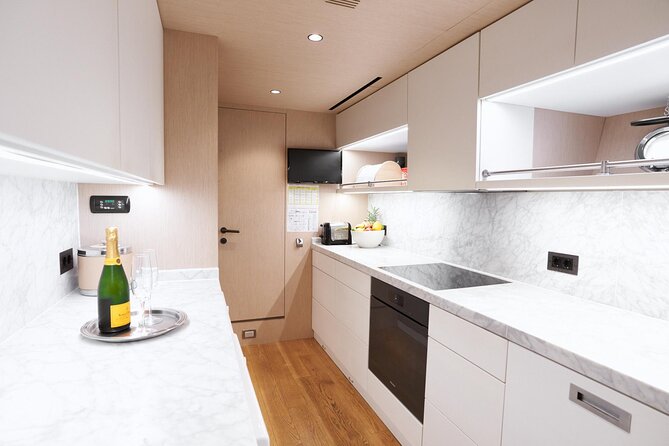 108 ft Neoprene Overmarine Yacht - Premium drinks with a personal bartender