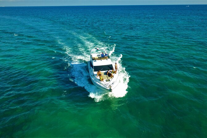 3 Hour Xpu-Ha - 47' Azimut, Tulum, Playa del Carmen, Riviera Maya - Cruising from Puerto Aventuras toward Xpu-Ha