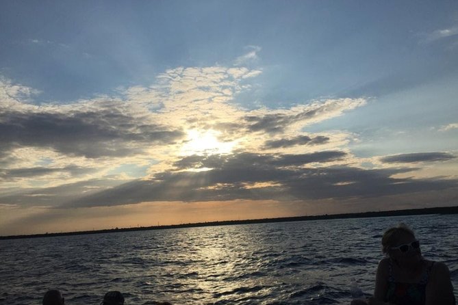 3 Hours - 53' Hatteras - Tulum, Playa Del Carmen, Riviera Maya - The final hour: a family-style meal at sea