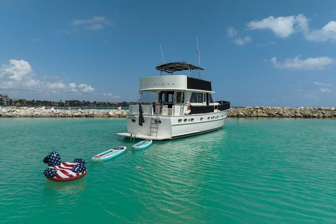 3 Hours - 53' Hatteras - Tulum, Playa Del Carmen, Riviera Maya - The first hour: boarding, snacks, and settling in