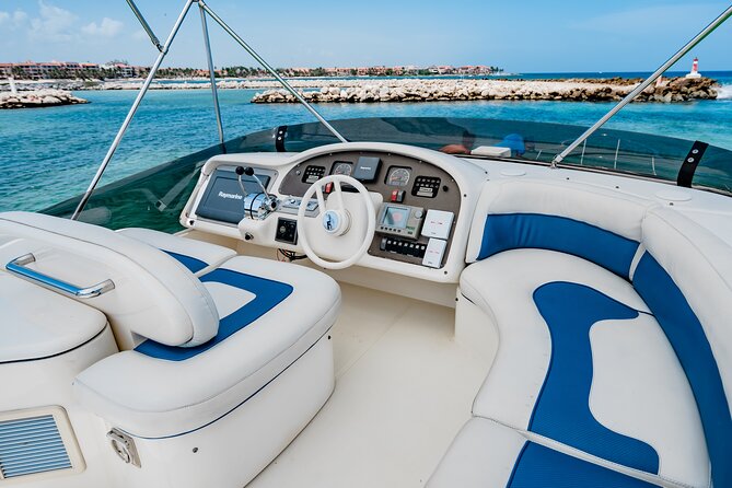 4 Hour 50' Azimut Yacht All-Inclusive in Tulum & Playa del Carmen - Ceviche, guacamole, and an open bar at sea