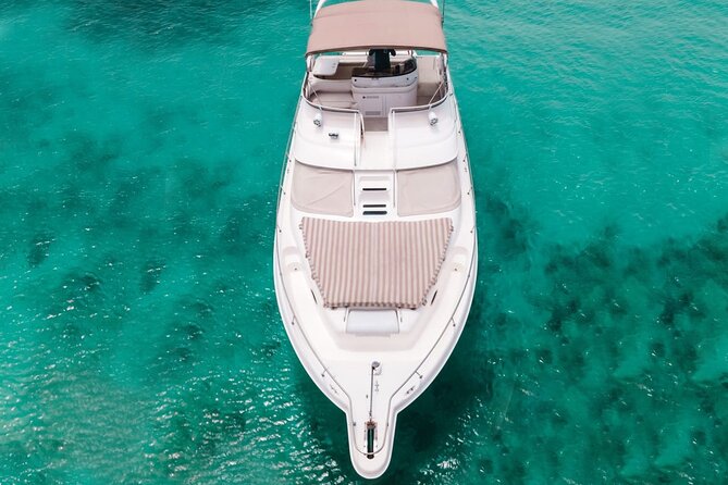 4 Hour - 51' Sea Ray, Tulum, Playa del Carmen, Riviera Maya - What the crew adds to the experience