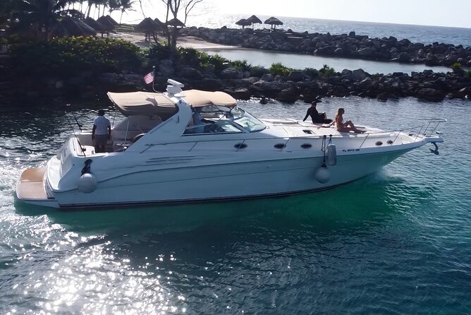 4 hours - Private 48ft Yacht all inclusive in Tulum and Playa del Carmen - Setting out from Puerto Aventuras