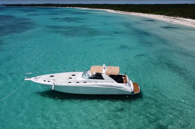 4 hours - Private 48ft Yacht all inclusive in Tulum and Playa del Carmen - A 1.5-hour beach stop