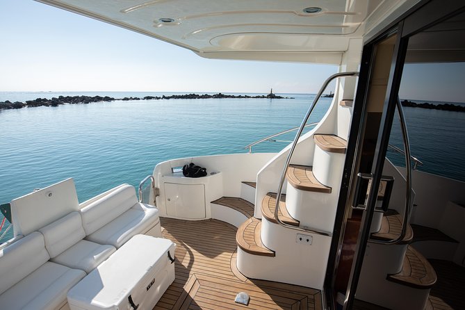 4H 42' Azimut Yacht All-Inclusive from Tulum & Playa del Carmen. - A yacht day where staying dry is perfectly fine