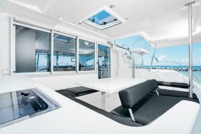 4H Lux 40' Catamaran All-Inclusive in Tulum and Playa del Carmen. - Practical details that can shape your day