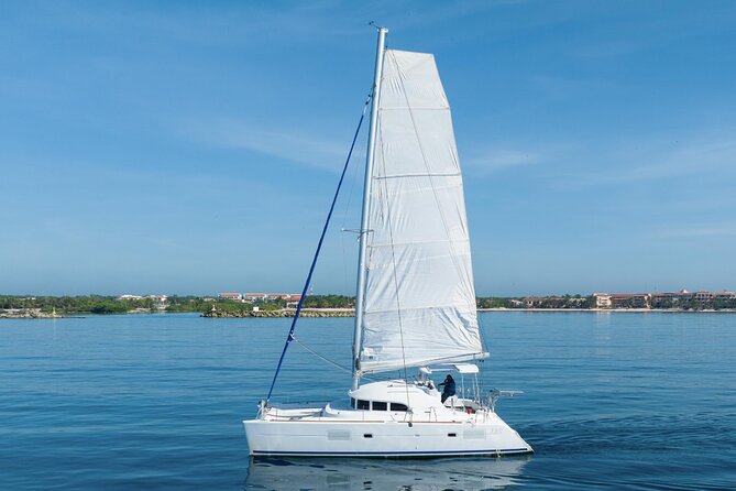 4H Private 38'Catamaran All-Inclusive in Tulum & Playa del Carmen - A private Caribbean afternoon from Puerto Aventuras