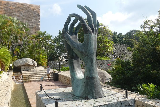 4hr Fun Guide Tour For Cruisers or Hotels Guests with Divers Show - Diego Rivera’s mosaic mural and the Dolores Olmedo house