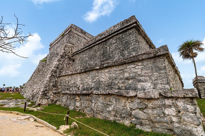 4x1: Coba, Cenote, Tulum and Playa del Carmen Tour from Cancun - Playa del Carmen and the short Fifth Avenue stop