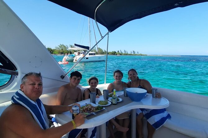 5-Hour Private 40' Yacht 2-Stop Tour to In-Ha reef with Food, Drinks & Snorkel - In-Ha is the main snorkeling event
