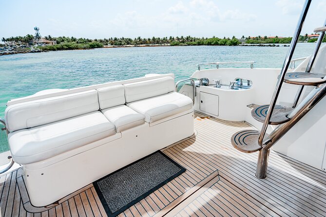 5H private 50' Yacht All-Inclusive from Tulum & Playa del Carmen - The food and open bar are central to the value