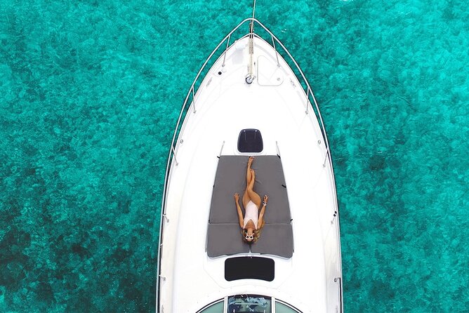 5H Private Lux 40' Yacht All Inclusive - Tulum & Playa del Carmen - The crew and the tone onboard