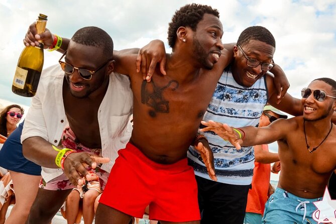 Adults only Hip Hop Sessions Boat Party Cancun - Who will have the best time