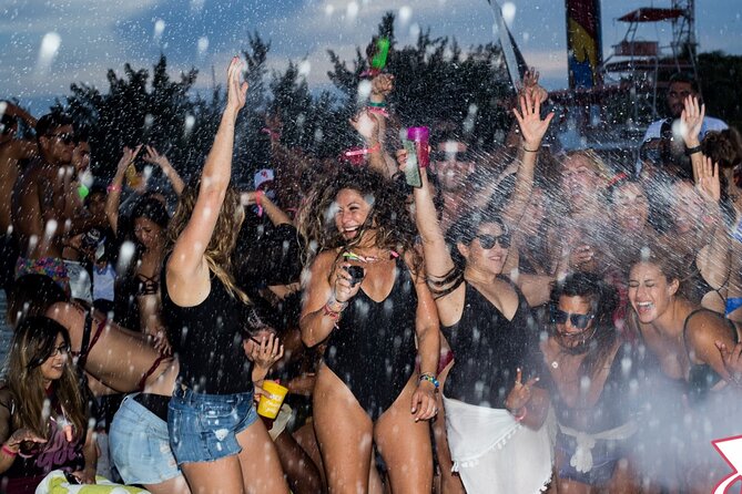 Adults only Hip Hop Sessions Boat Party Cancun - Boarding at Playa Tortugas