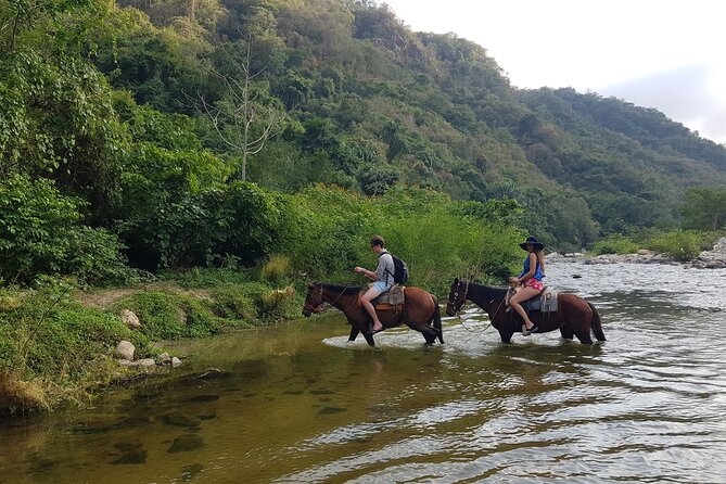 Aguas Termales a Caballo - Riding from Puerto Escondido into the countryside