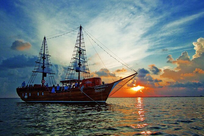 Amazing Romantic Dinner on a Spanish Galeon with Saxophone Music - Drinks, service, and the feel onboard