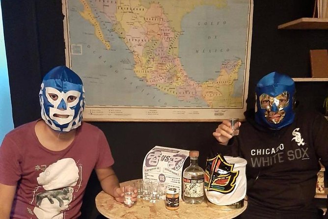 Authentic Lucha Libre Tour : Wrestling School, Tacos & Mezcal - The walk to Arena México
