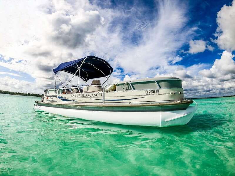 Bacalar: 3-hr Pontoon Boat Tour with Beach Club + Kayaks - Cenote Negro and Bird Island