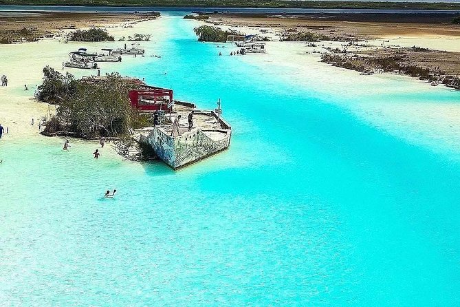 Bacalar Lagoon of 7 Colors from Playa del Carmen and Tulum - The early pickup and long road south