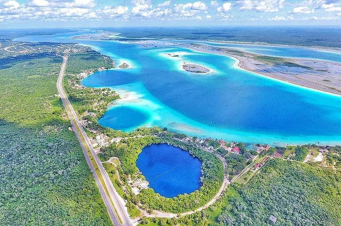Bacalar Lagoon of 7 Colors from Playa del Carmen and Tulum - Stromatolites and why you should treat them carefully
