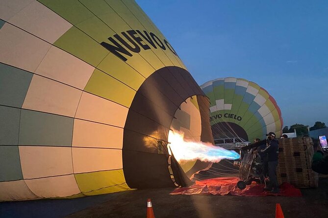 Balloon Flight + Breakfast in a cave + Pick up CDMX + Pyramids - The cave breakfast depends on the package