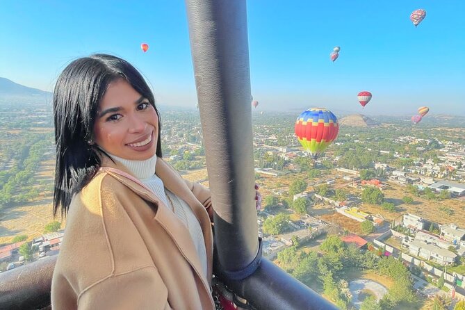 Balloon flight + Breakfast in cave + Pyramids + Pick up CDMX. - Why the Teotihuacan balloon flight is the main event