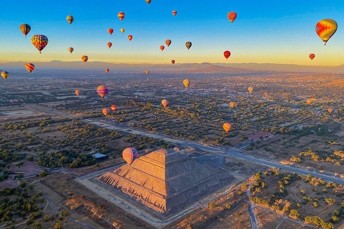 Balloon flight + Breakfast in cave + Pyramids + Pick up CDMX. - The 4:30 a.m. departure from Mexico City