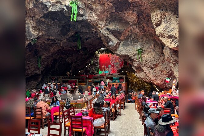 Balloon flight / Breakfast in the cave / CDMX pick-up + Pyramids - Getting from Mexico City to the balloon port