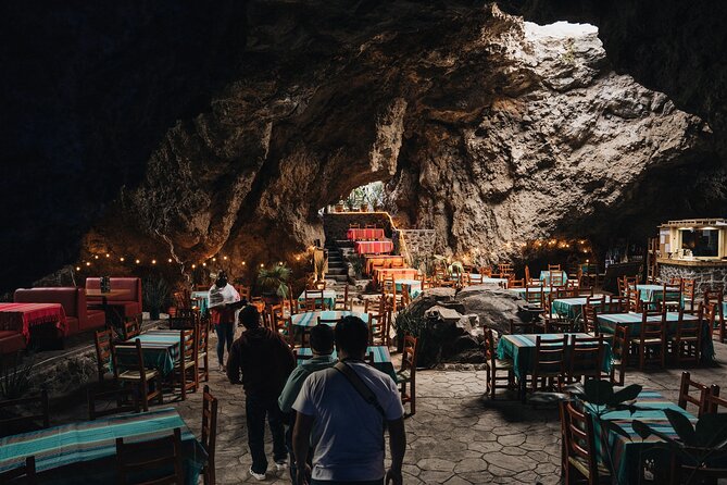 Balloon Flight + Cave Breakfast + Pick Up from CDMX or We Fly - Teotihuacan on foot, not only from the sky