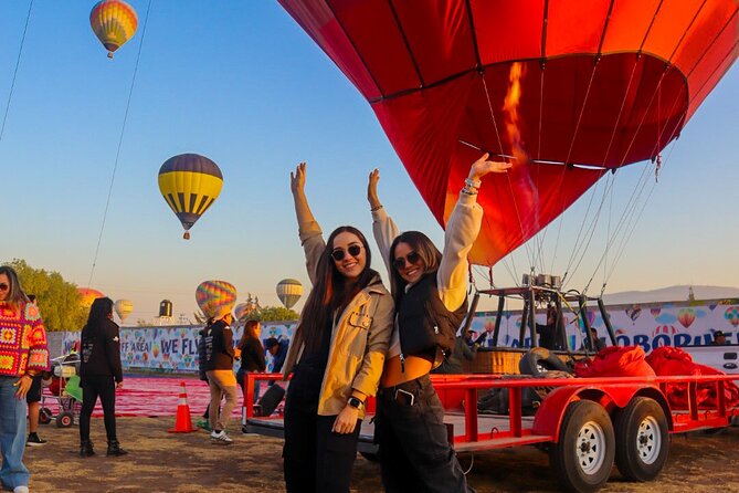 Balloon Flight + Cave Breakfast + Pick Up from CDMX or We Fly - Coffee, registration, and the We Fly reception