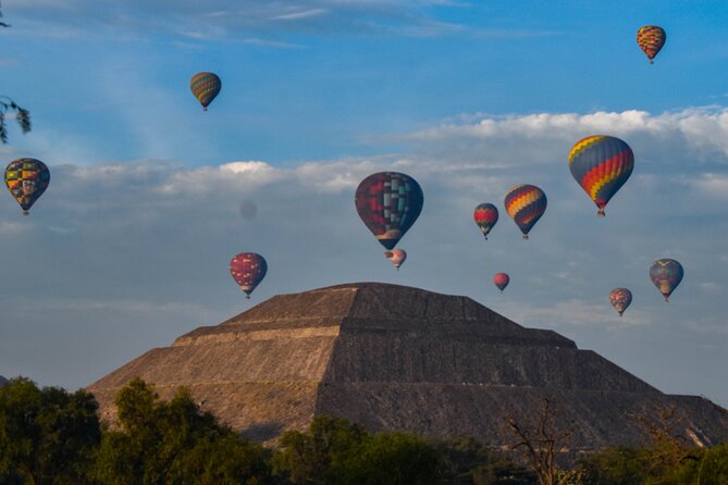 Balloon flight + pick up in CDMX + Breakfast in Cave + Teotihuacan - Breakfast inside La Cueva