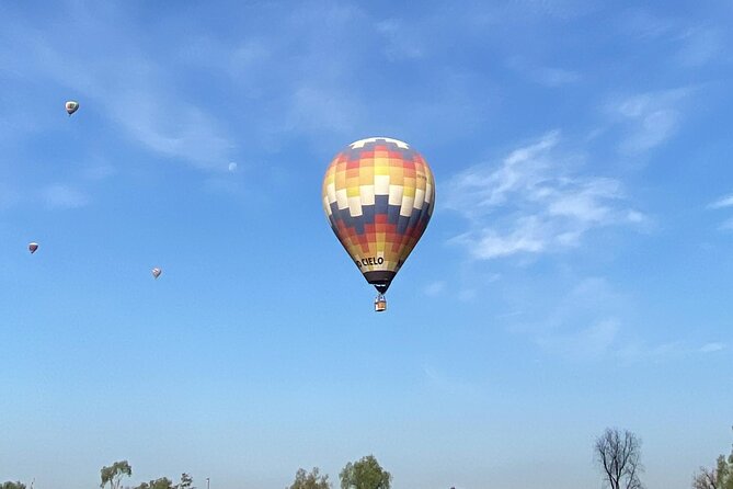 Balloon flight + Transportation + Breakfast in Cave or buffet + Pyramids - Who will get the most from this experience