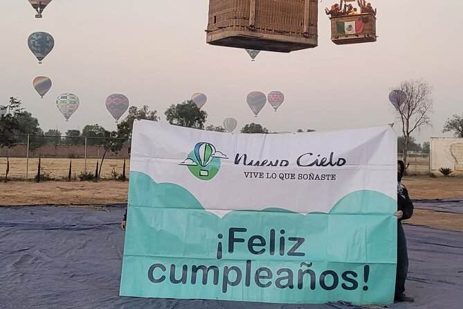 Balloon flight + Transportation + Breakfast in Cave or buffet + Pyramids - Breakfast inside La Cueva Teotihuacán