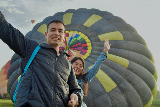 Balloon flight with breakfast in Cave and Pyramids tour from CDMX - Mezcal, tequila, pulque, and obsidian
