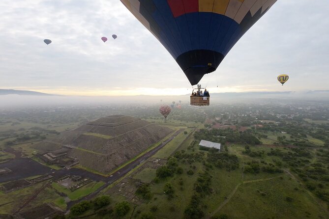 Balloon flight with breakfast in Cave and Pyramids tour from CDMX - Transport can save money, or cost patience