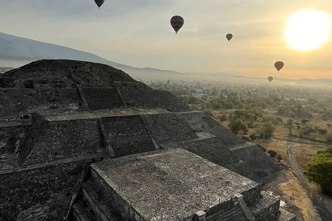 Balloon Flight with Breakfast in Cave and Round Trip CDMX - A pre-dawn road to Teotihuacan