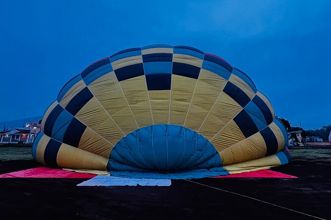 Balloon flight with private transportation and guided tour to Teotihuacán - Floating above the Pyramids of the Sun and Moon