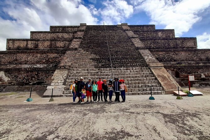 Balloon flight with private transportation and guided tour to Teotihuacán - How the private format affects the day