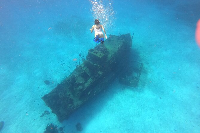 Bavarian Fiesta Snorkel Activity in Glass Bottom Boat at San Miguel de Cozumel - A four-hour boat trip built around variety