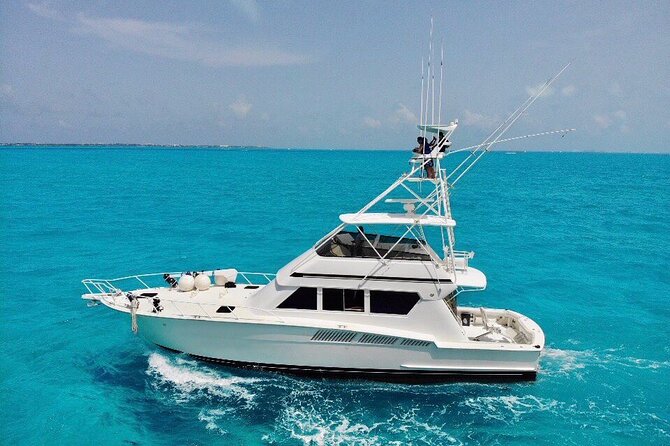 Biggest Luxury Yacht Boat Best in Cancun up to 28 pax - Leaving from Marina V&V near Punta Sam