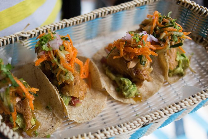 Bike to taste the world's best tacos - Mexico City - Pedaling through La Condesa’s tree-lined streets