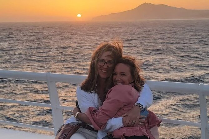 Cabo Arch Sunset Yacht Tour - Dinner & Drinks — Up to 18 Guests - Dinner on board: ceviche, fajitas, and easy group dining