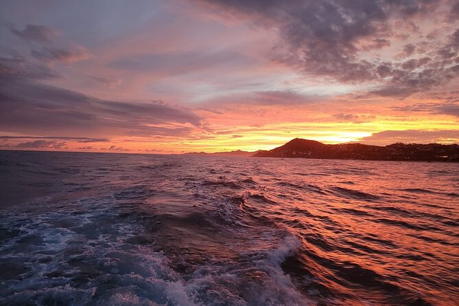 Cabo Arch Sunset Yacht Tour - Dinner & Drinks — Up to 18 Guests - What could be better