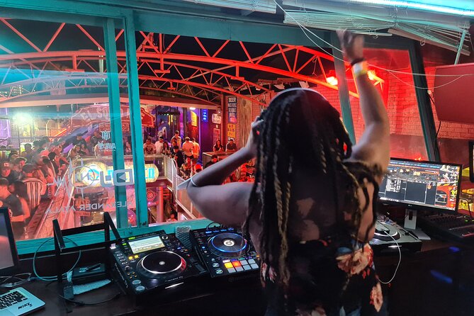 Cabo Bar Crawl - The BEST Bar and Clubs in Cabo - Starting at El Squid Roe around 9:30 p.m.