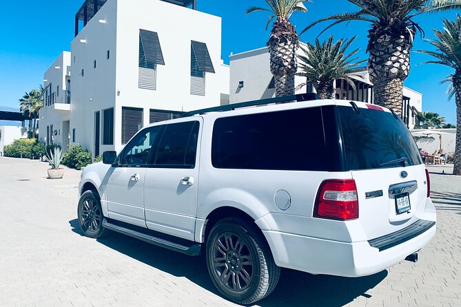 Cabo Private Transportation to Cabo - Handling delays, confusion, and airport crowds
