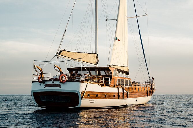 Cabo San Lucas Luxury Sailing Yacht and Dinner with a Chef - Dinner on the aft deck