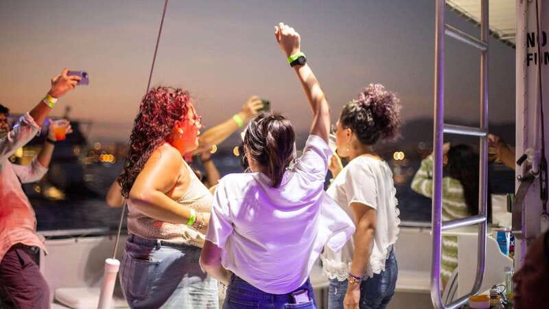 Cabo San Lucas: Sunset Party Cruise with Open Bar - Free time, music, and the social side